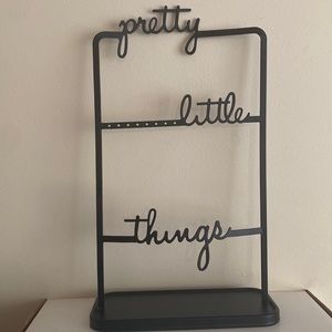 Pretty Little Things Jewelry Rack Umbra Design:Sung Wook Park & Alan Wisniewski
